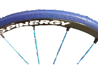 Massiva punkteringsfria däck för rullstolar som inte lämnar vattenspår